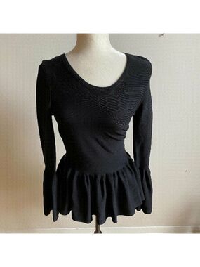 MADISON Square new black top sz xsmall ruffles